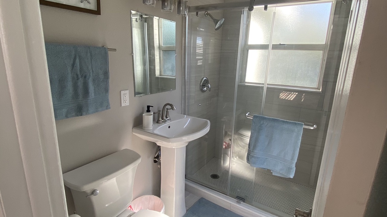 Photo of Bathroom in South Gate Ridge