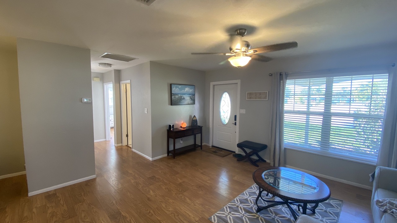 Photo of Livingroom in South Gate Ridge
