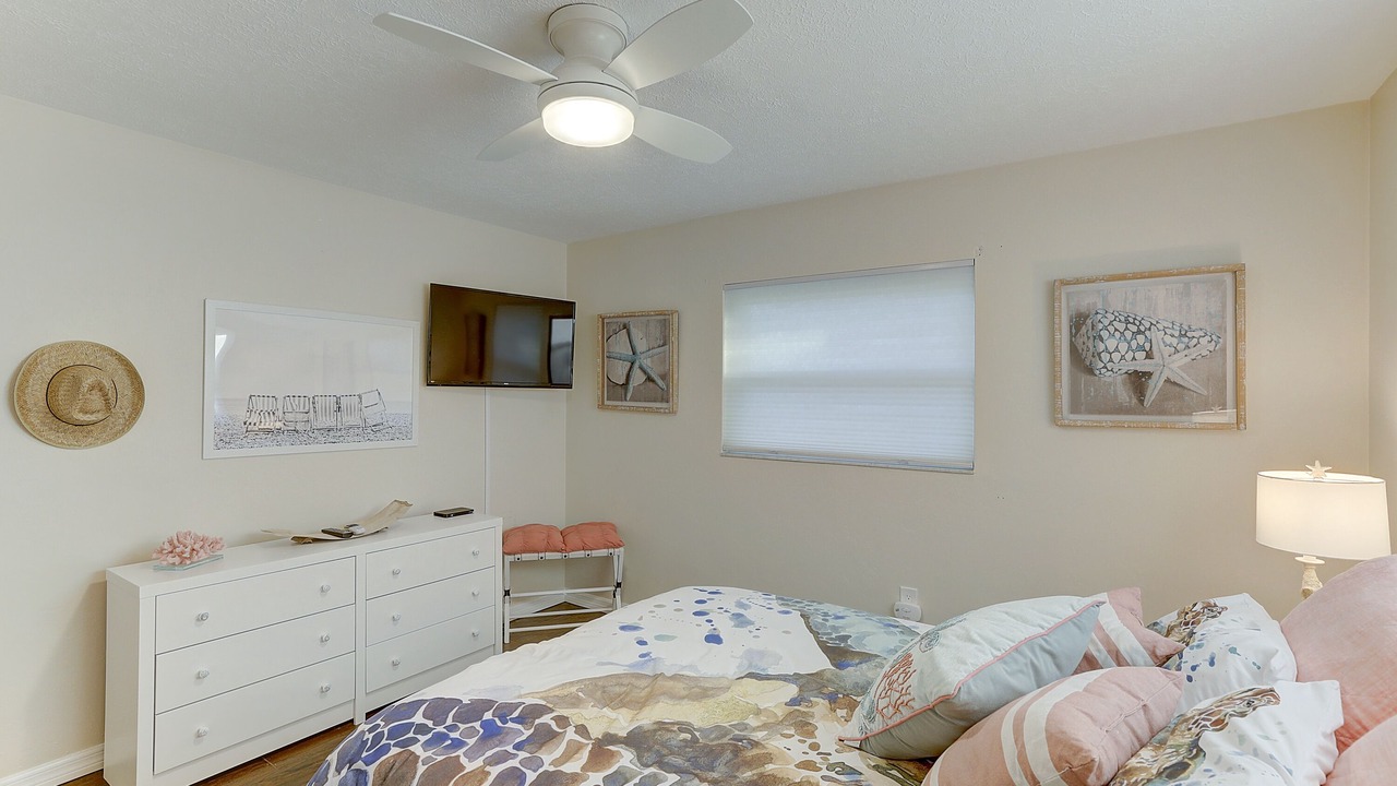 Photo of Bedroom in Gulf Gate Estates