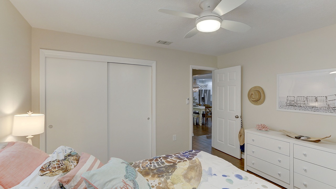 Photo of Bedroom in Gulf Gate Estates