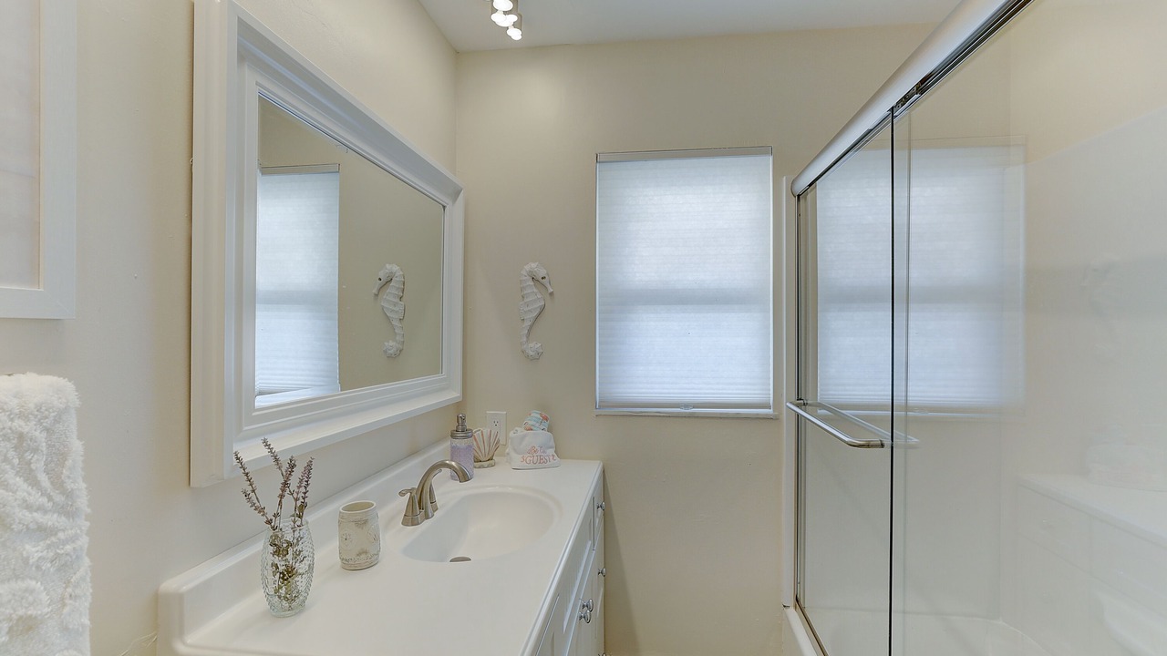Photo of Bathroom in Gulf Gate Estates