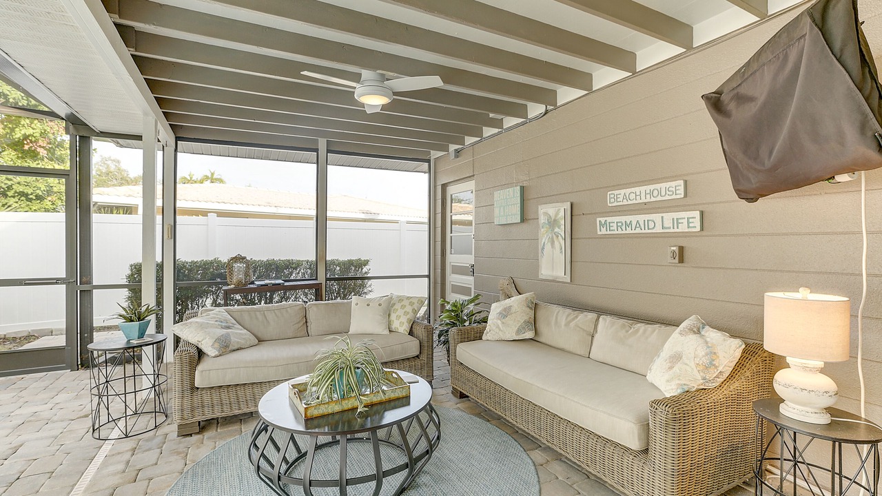 Photo of Livingroom in Gulf Gate Estates