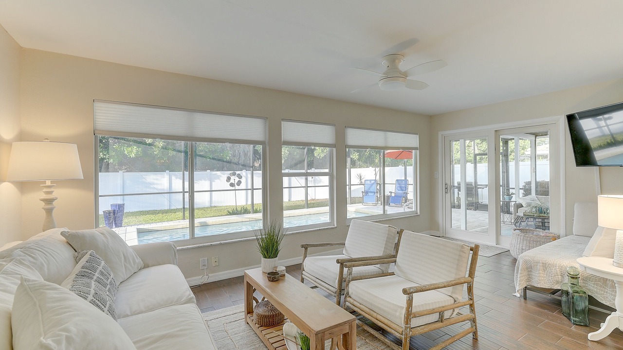 Photo of Bedroom in Gulf Gate Estates
