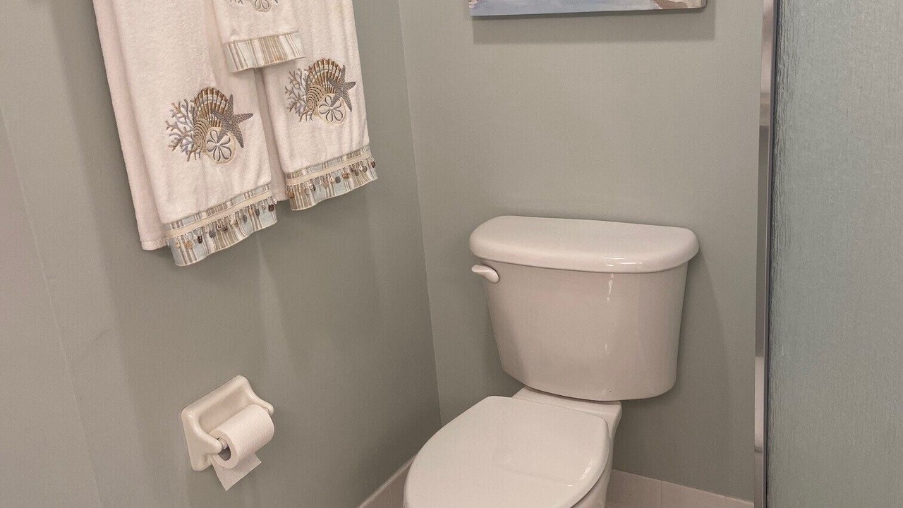 Photo of Bathroom in Bouchelles Island