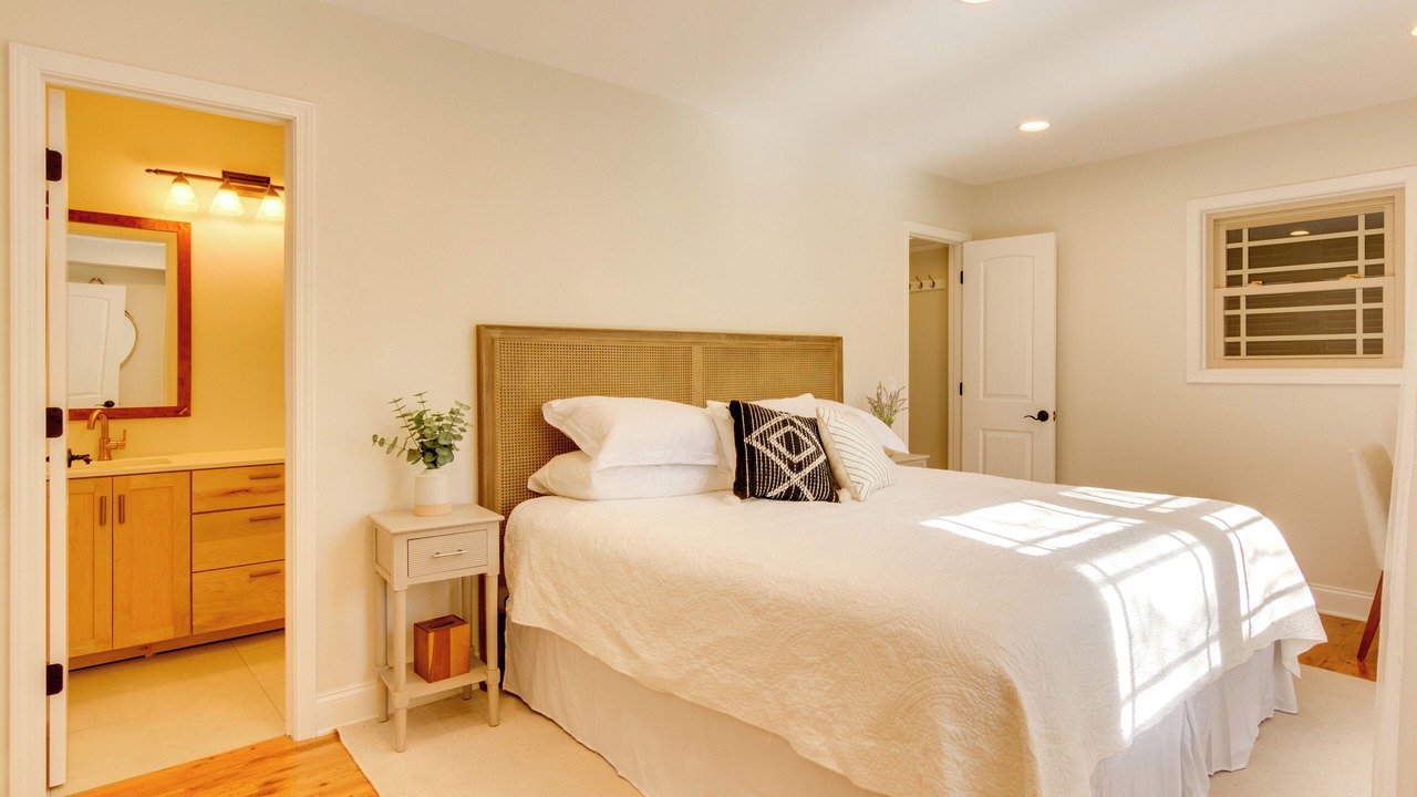 Photo of Bedroom in Tuxedo