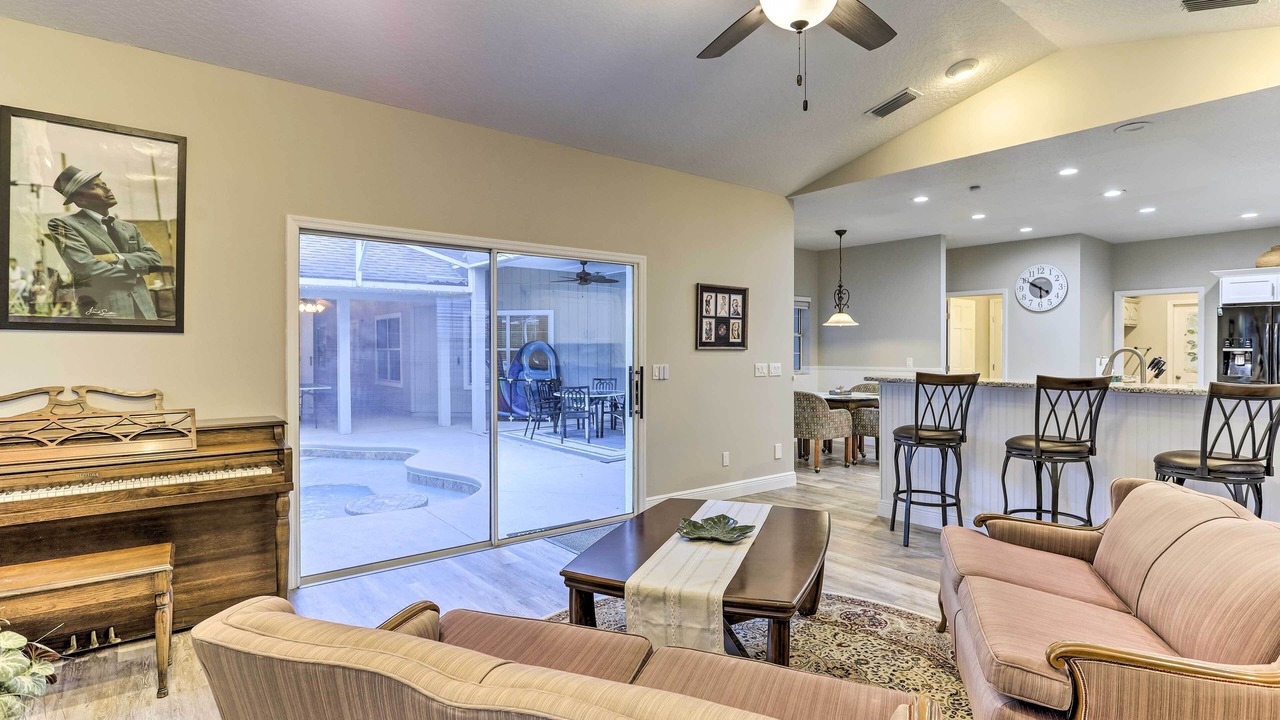 Photo of Livingroom in Titusville