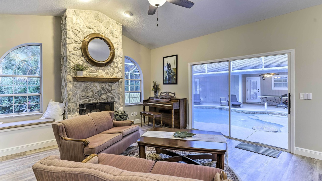 Photo of Livingroom in Titusville