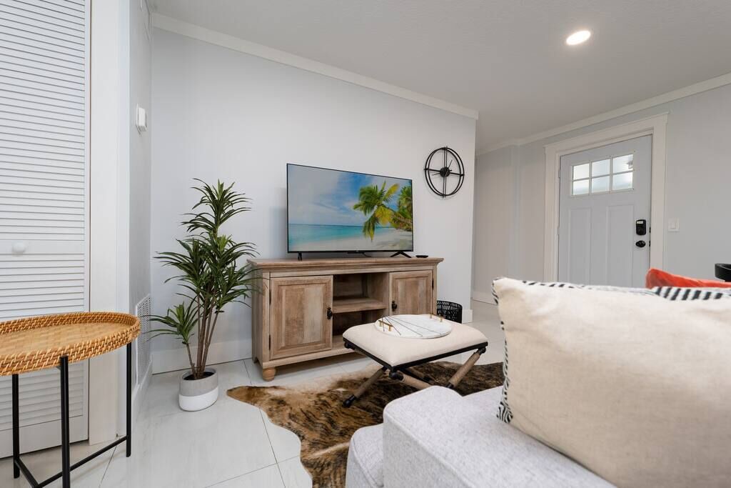 Photo of Livingroom in Jacksonville