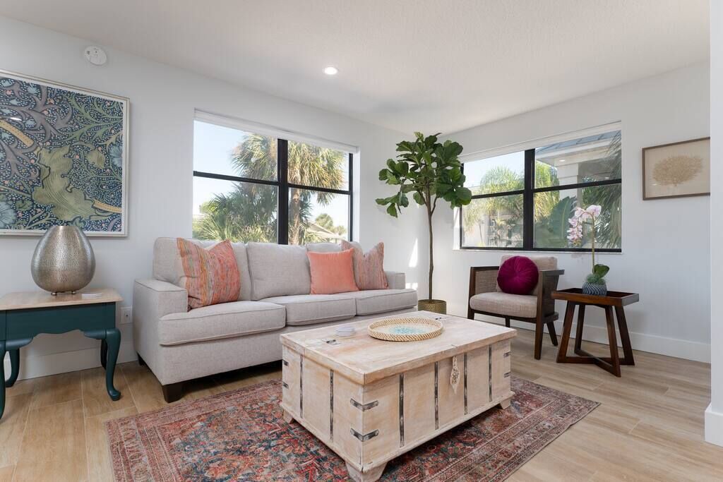 Photo of Livingroom in Jacksonville