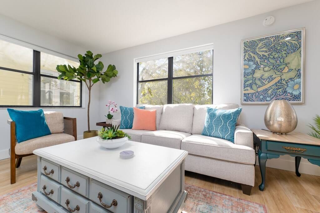Photo of Livingroom in Jacksonville