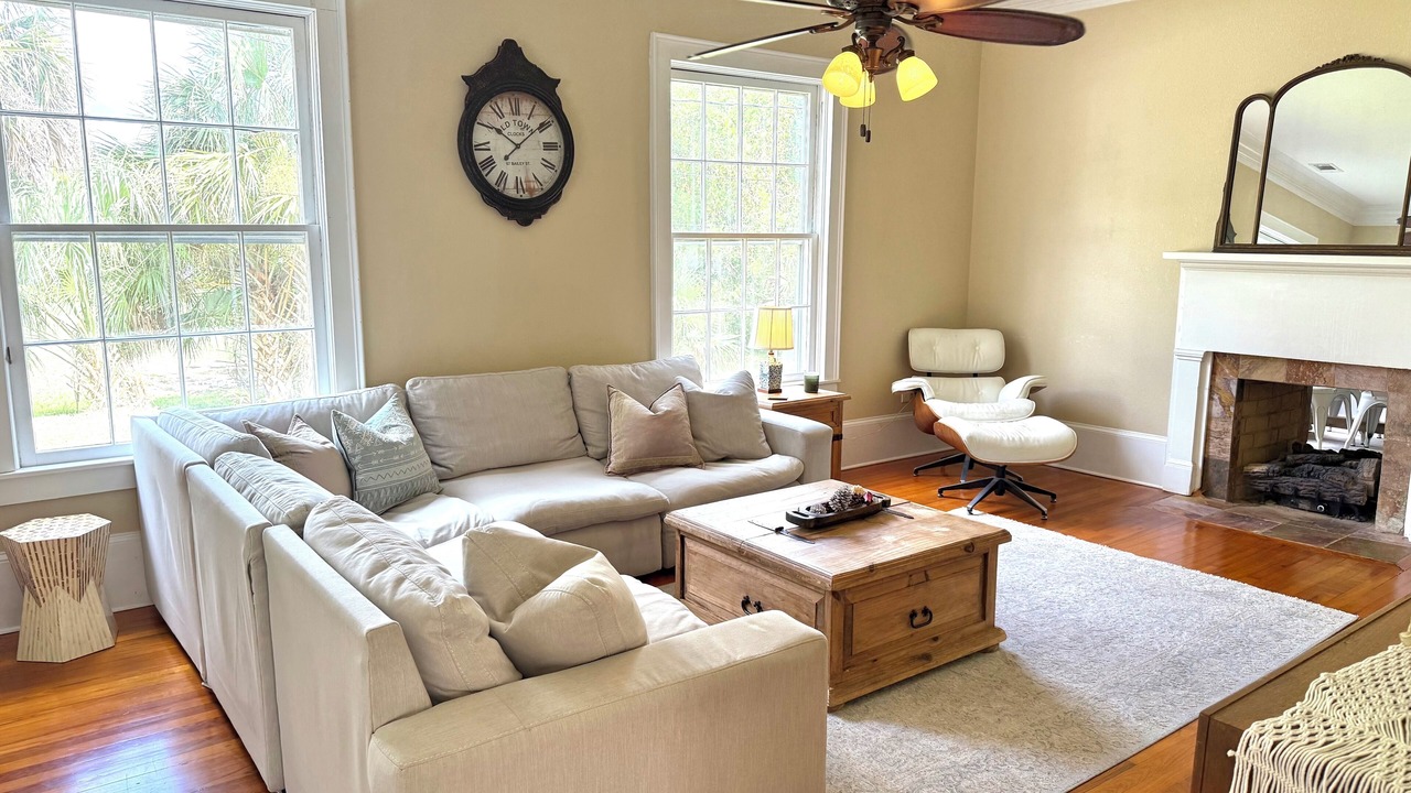 Photo of Livingroom in Milton