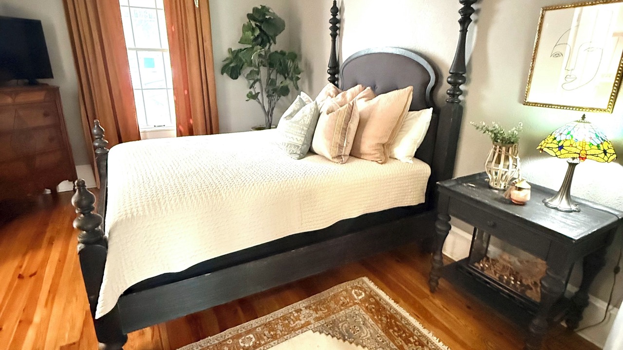 Photo of Bedroom in Milton