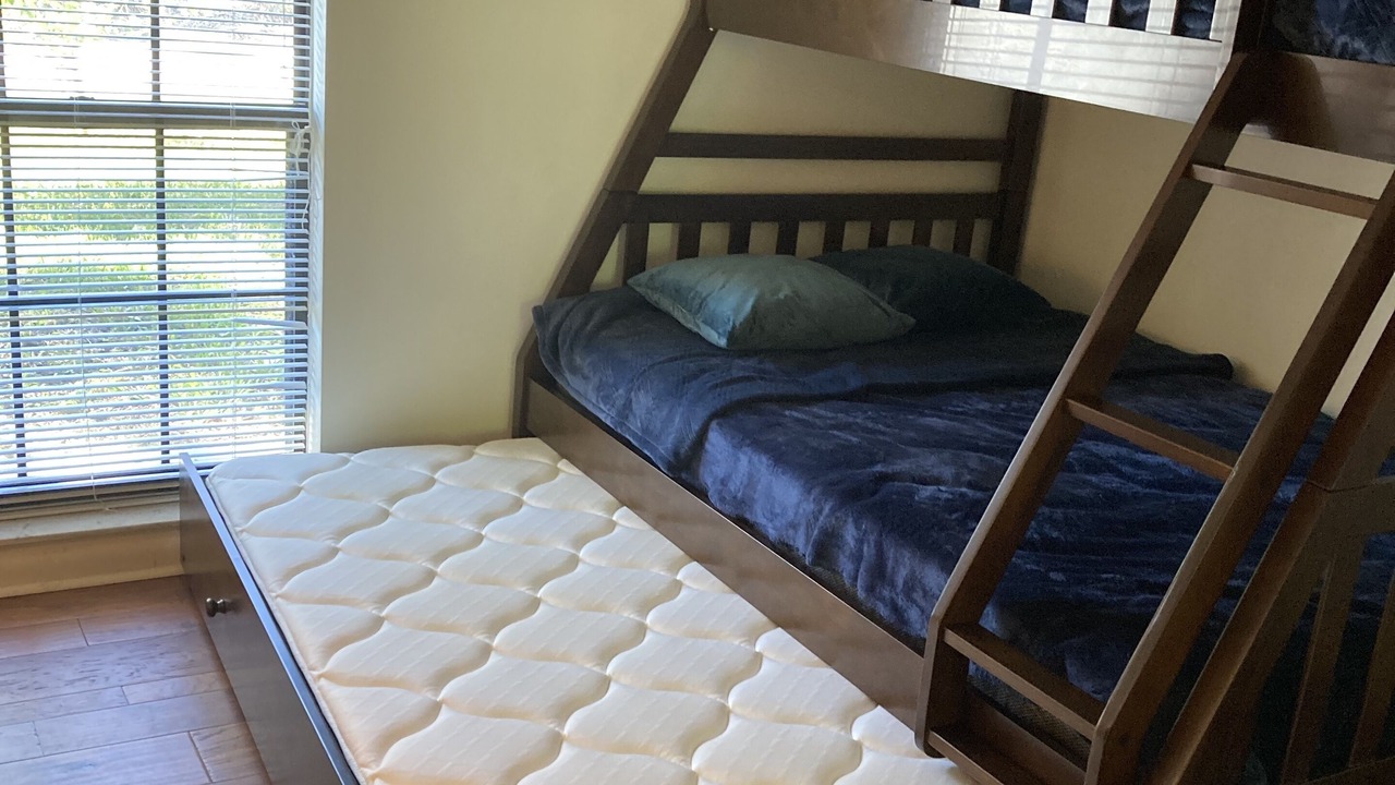 Photo of Bedroom in Palm Valley