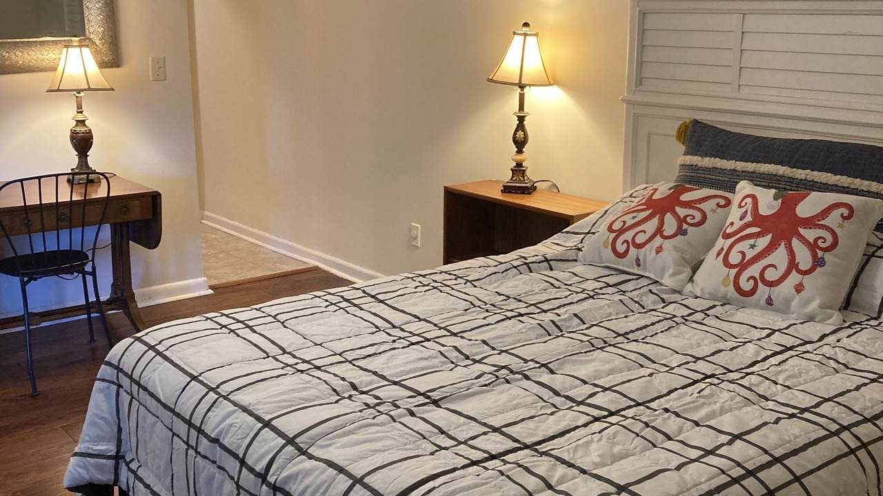 Photo of Bedroom in Palm Valley