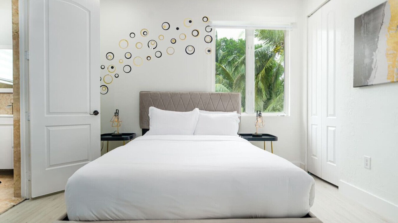 Photo of Bedroom in Dania Beach