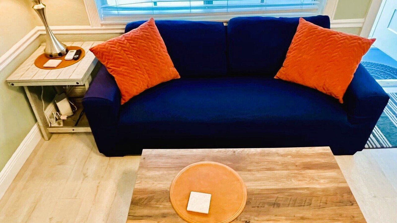 Photo of Livingroom in Parrot Cove