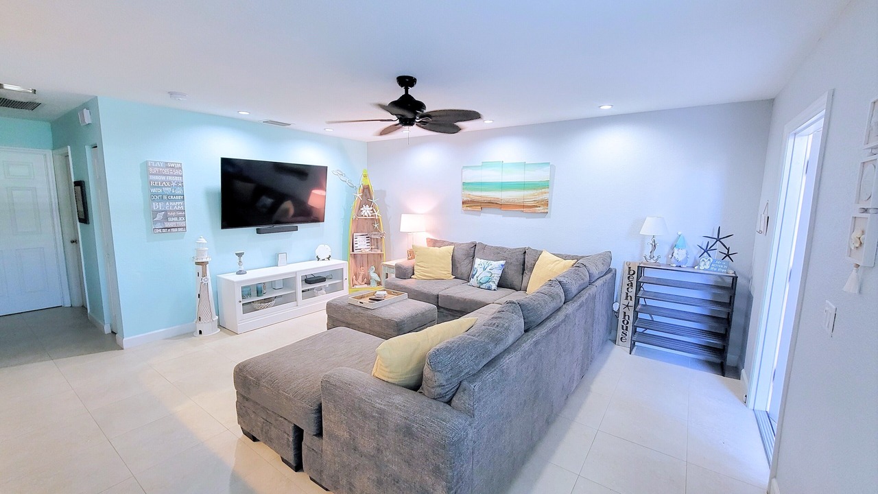 Photo of Livingroom in Hutchinson Island South