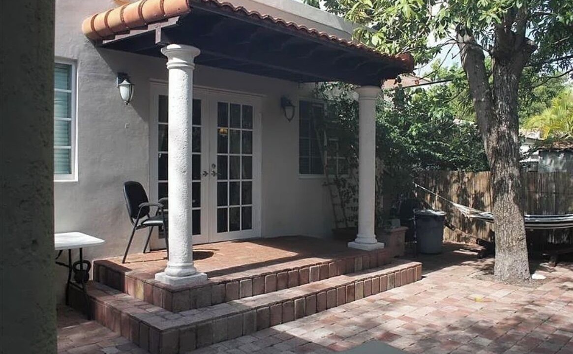 Photo of Patio Balcony in The Roads