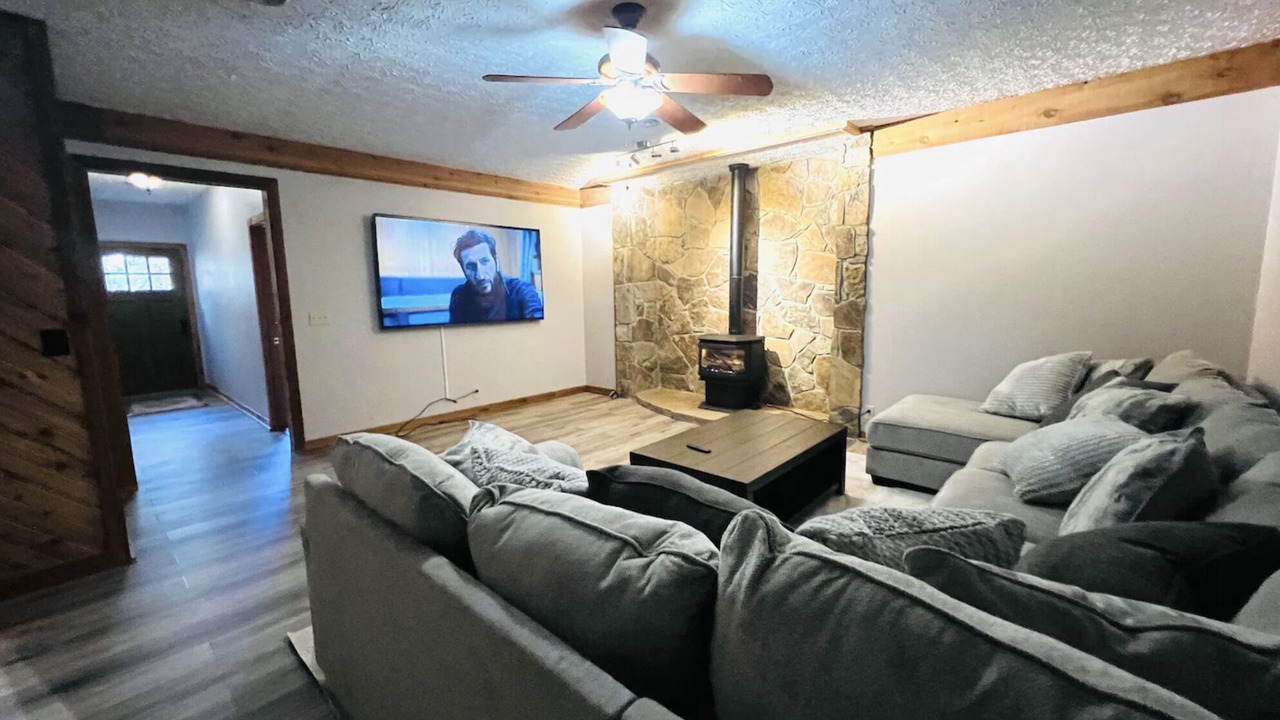 Photo of Livingroom in Dahlonega