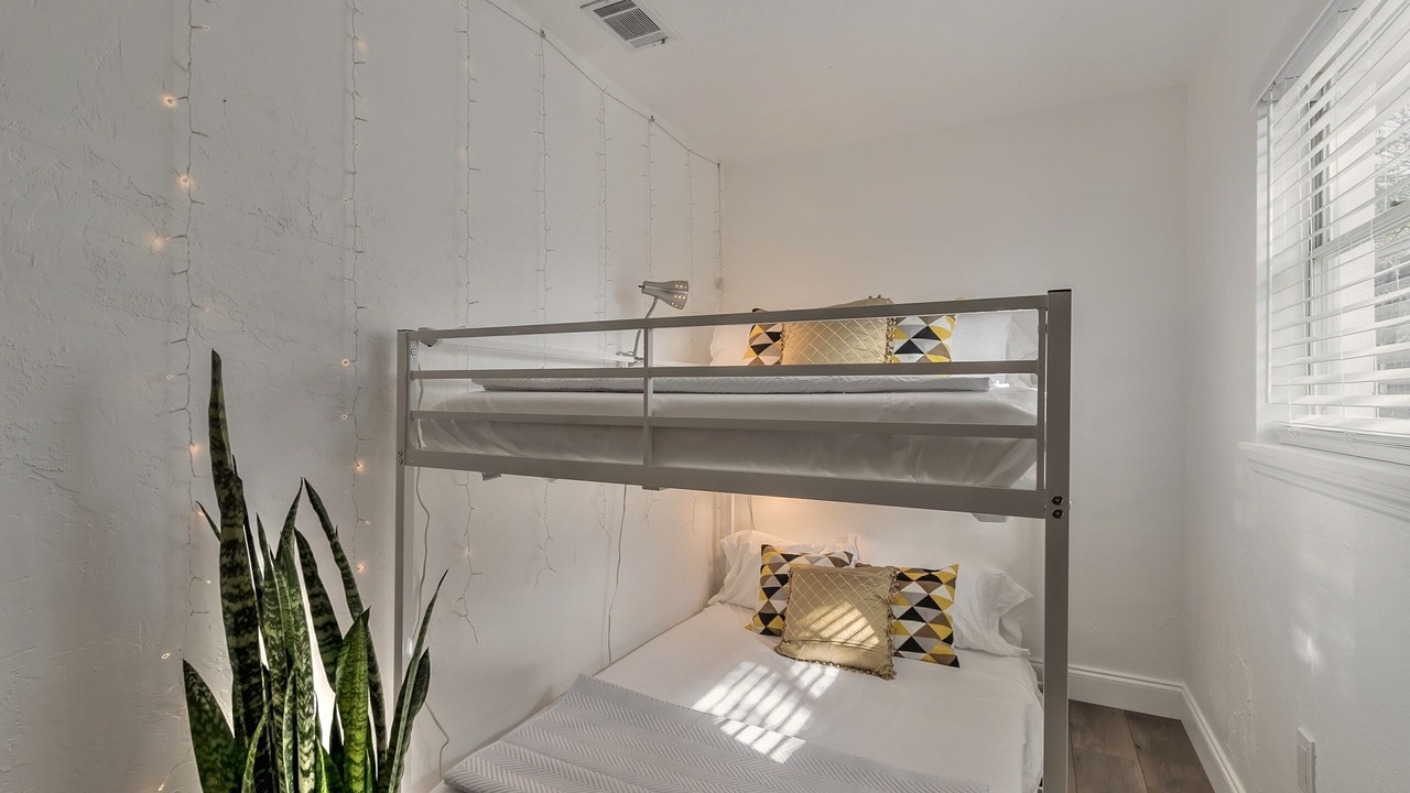 Photo of Bedroom in Edgewater