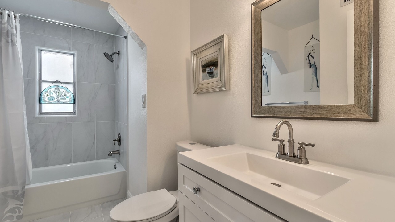 Photo of Bathroom in Edgewater