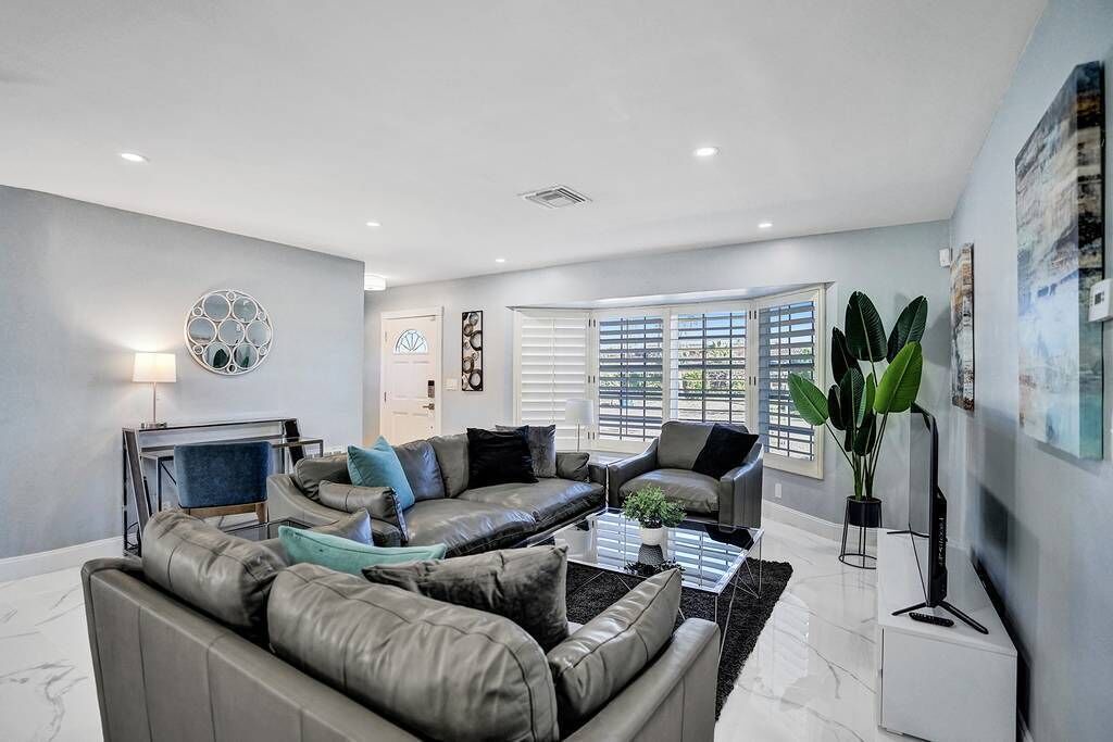 Photo of Livingroom in The Cove