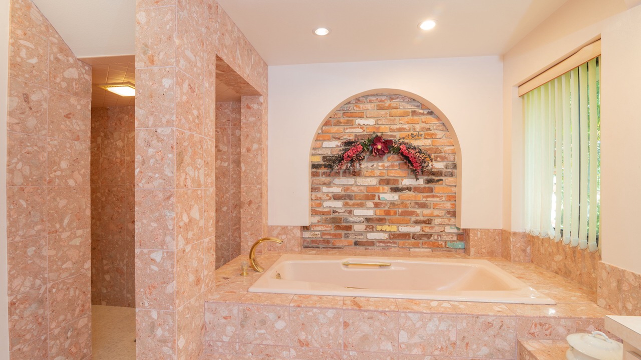 Photo of Bathroom in Cypress Gardens