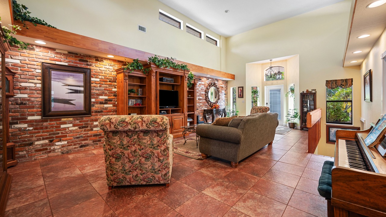 Photo of Livingroom in Cypress Gardens