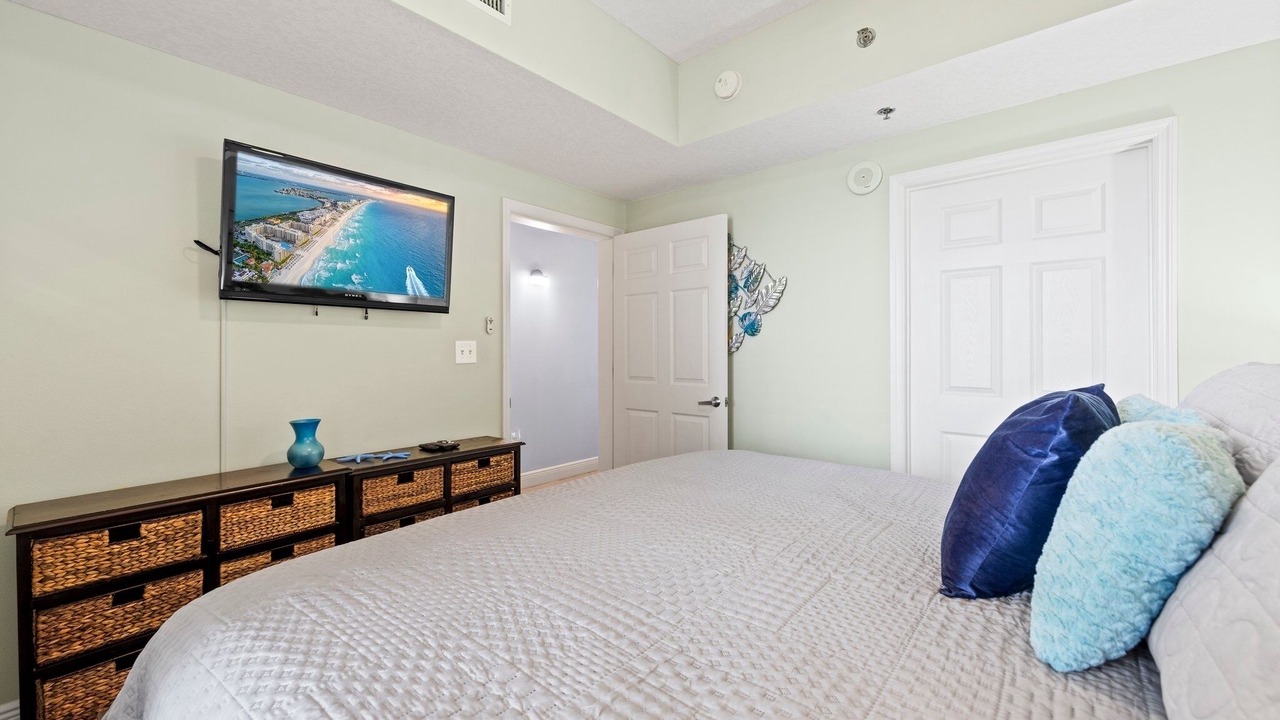 Photo of Bedroom in Miramar Beach