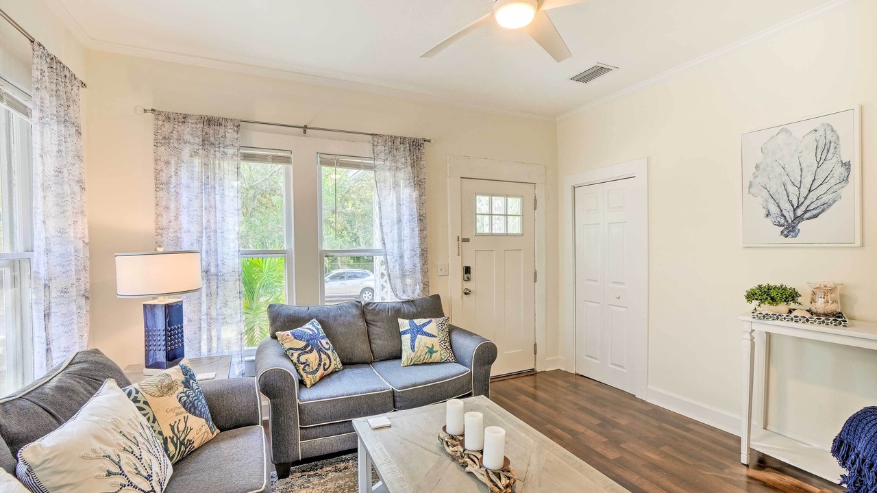 Photo of Livingroom in Tarpon Springs