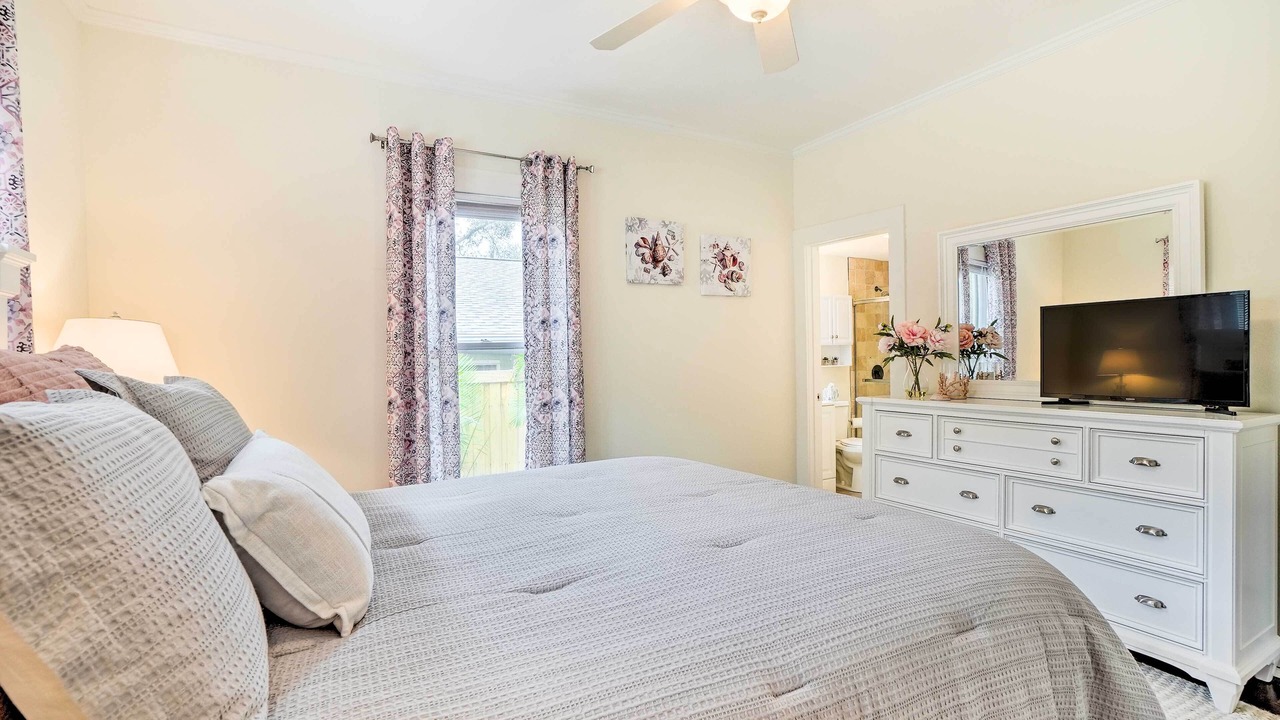 Photo of Bedroom in Tarpon Springs