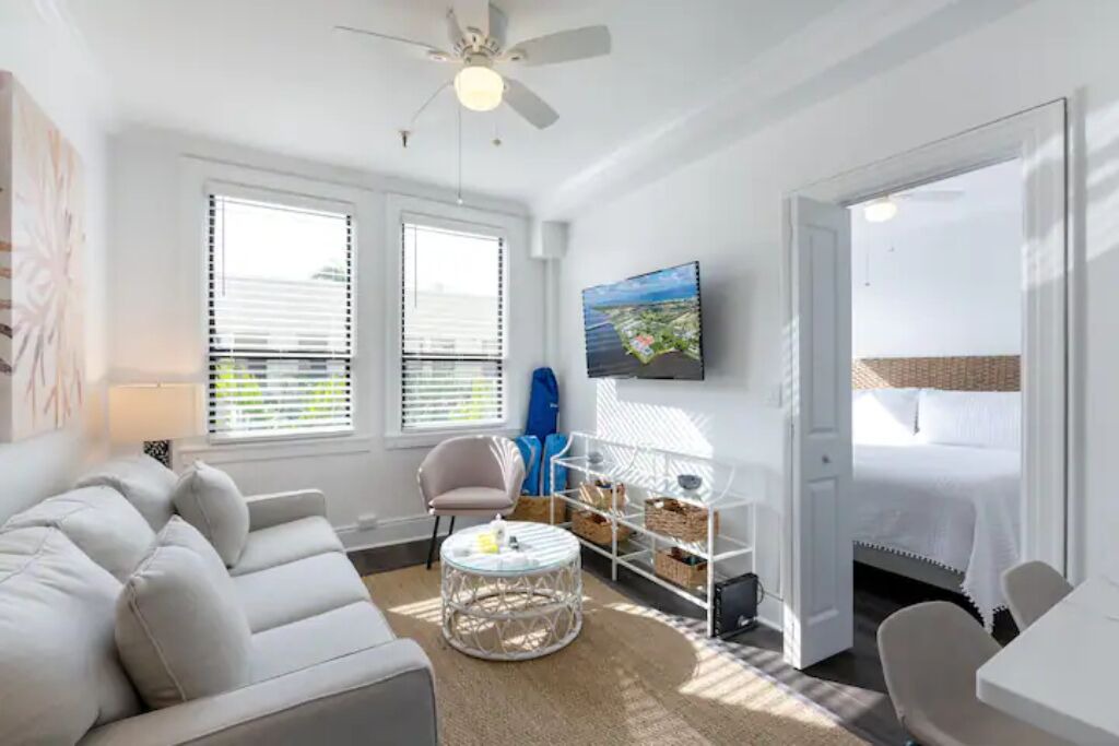 Photo of Livingroom in Palm Beach - West Palm Beach