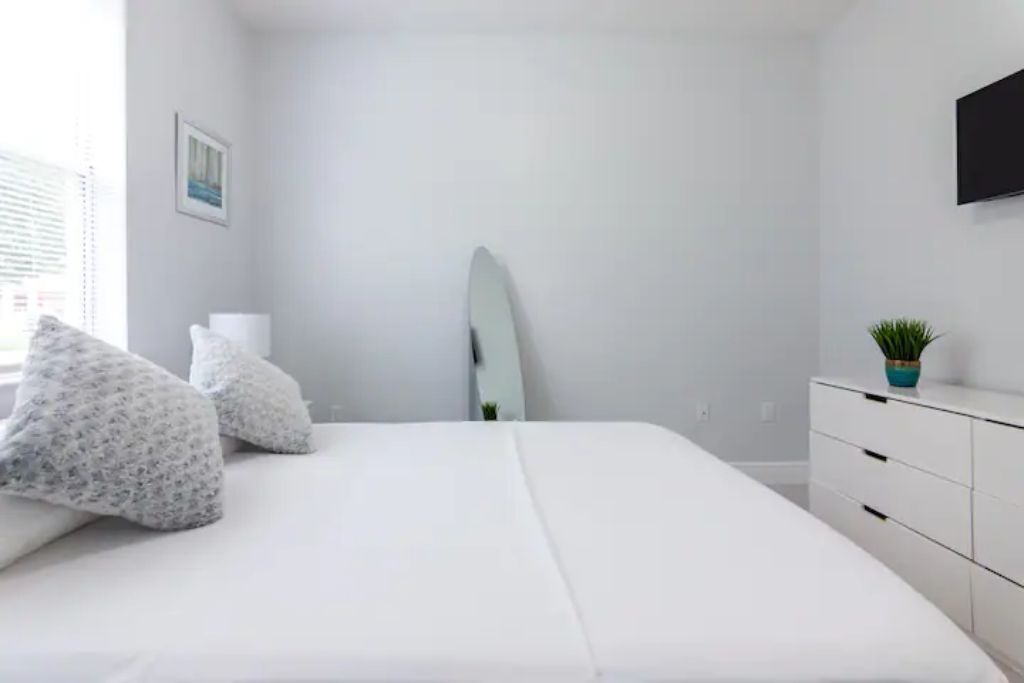 Photo of Bedroom in Ludlam
