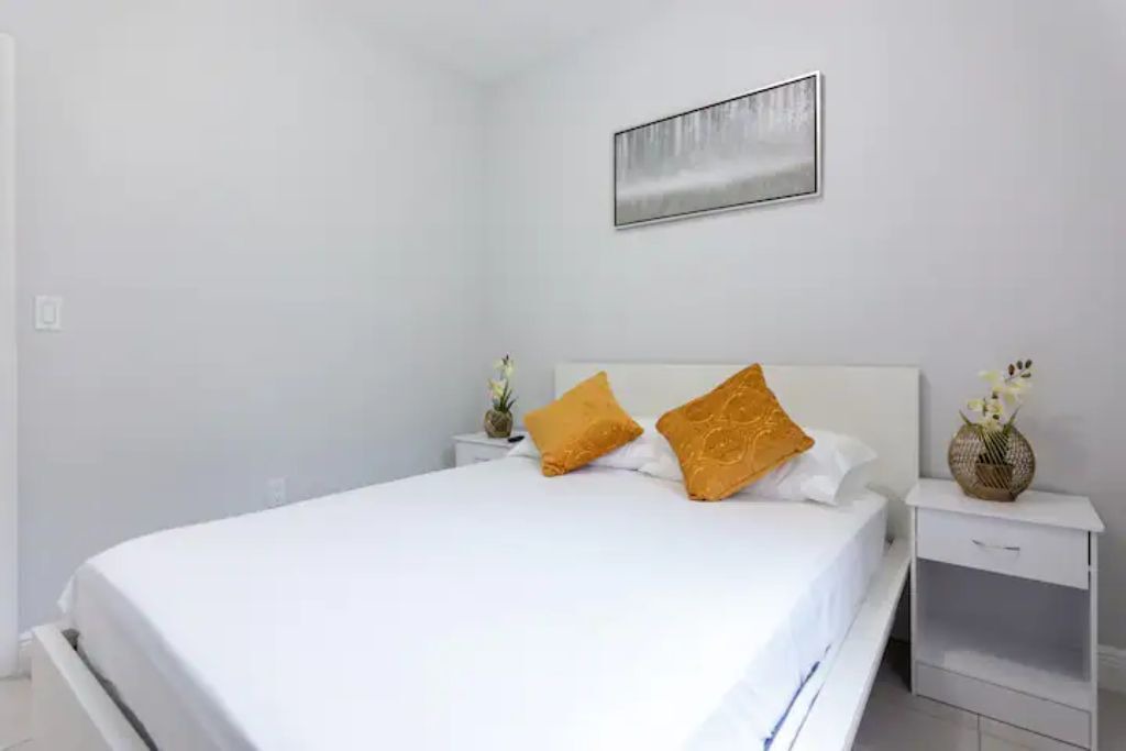 Photo of Bedroom in Ludlam