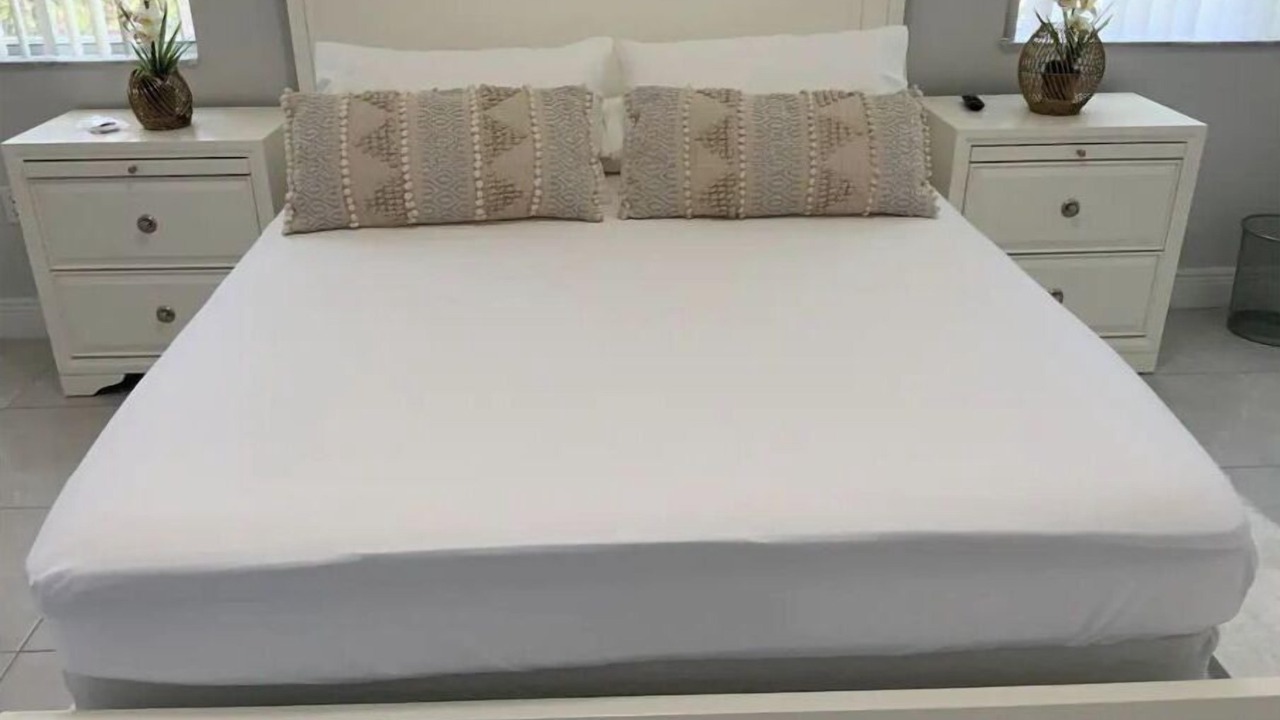 Photo of Bedroom in Ludlam
