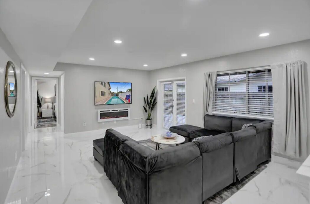 Photo of Livingroom in Deerfield Beach
