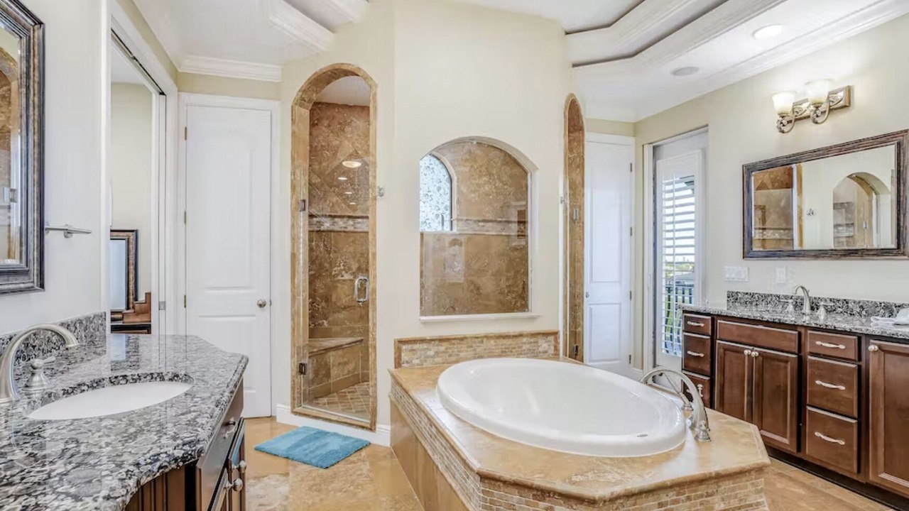 Photo of Bathroom in Mariner