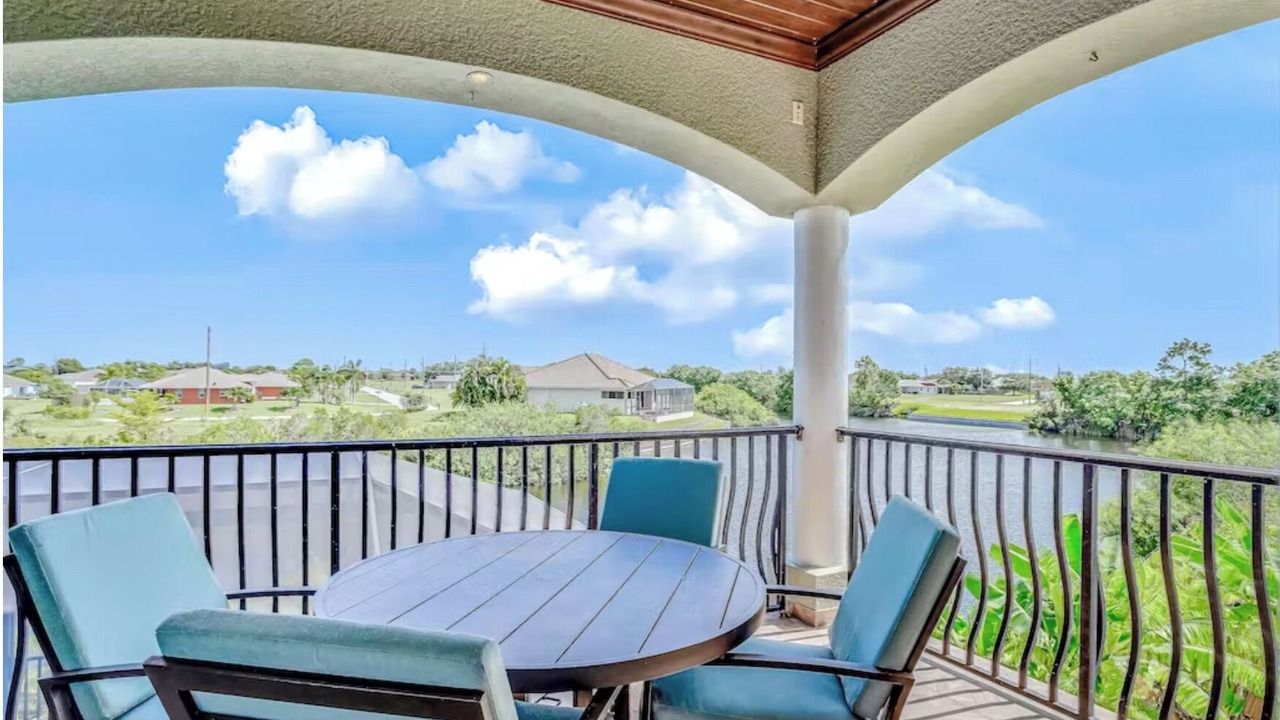 Photo of Outdoor in Mariner