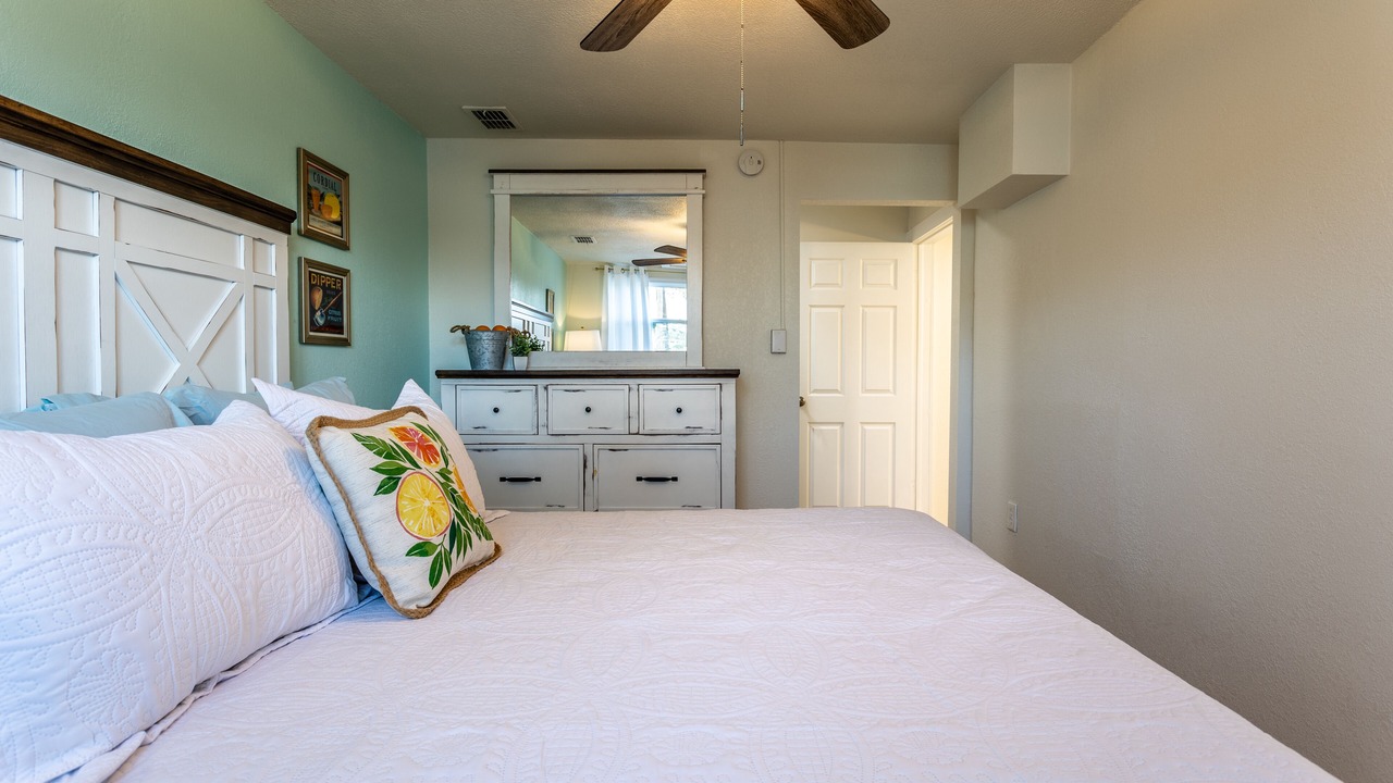 Photo of Bedroom in Lake Hamilton