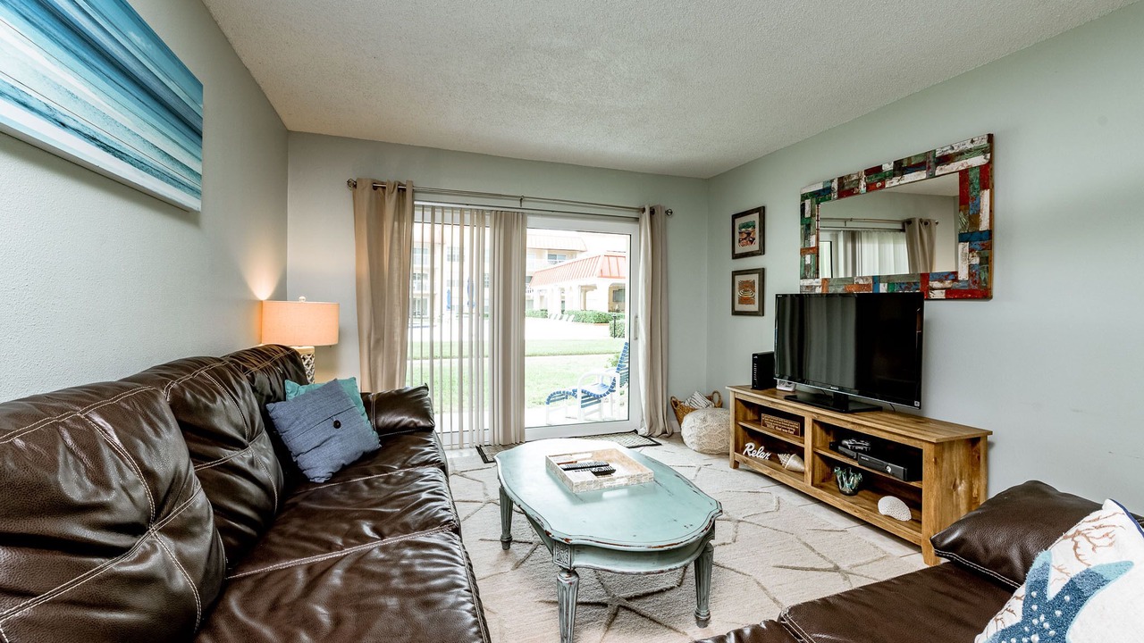 Photo of Livingroom in Point East