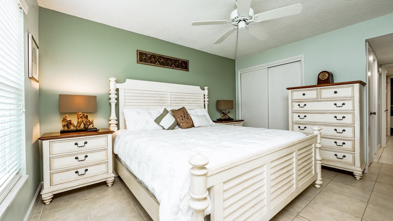 Photo of Bedroom in Point East