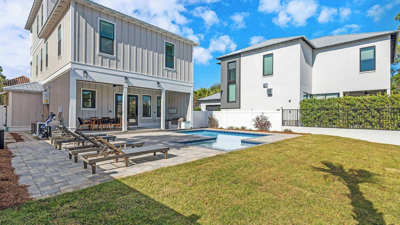 Photo of Outdoor in Emerald Waters Village