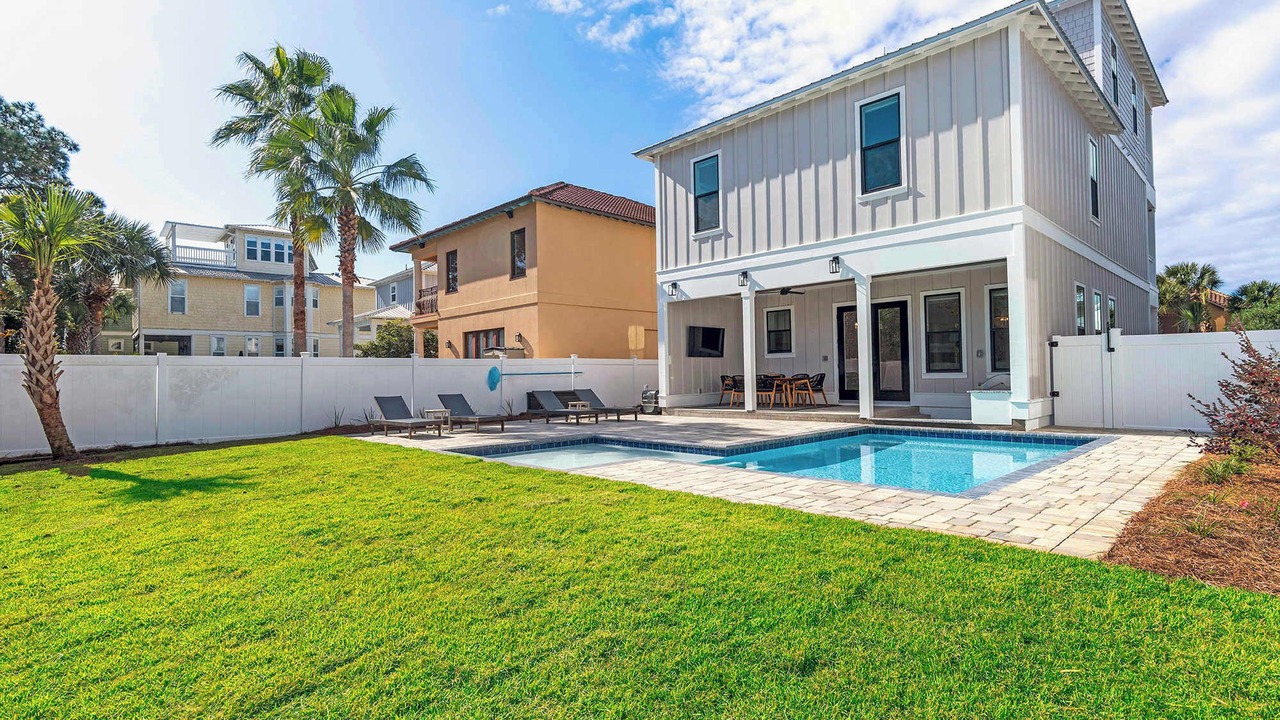 Photo of Outdoor in Emerald Waters Village