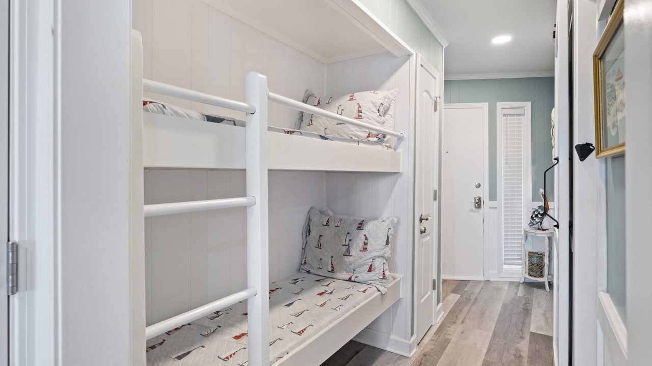 Photo of Bedroom in Folly Field
