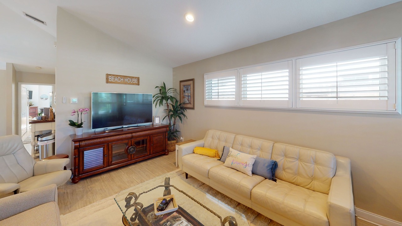 Photo of Livingroom in New Smyrna Beach