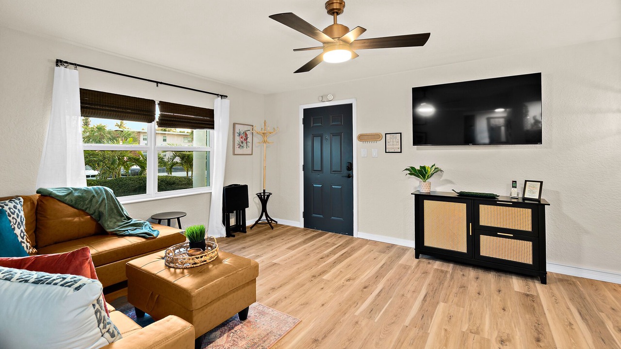 Photo of Livingroom in Indian Harbour Beach