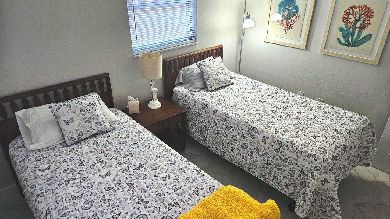 Photo of Bedroom in Golden Beach