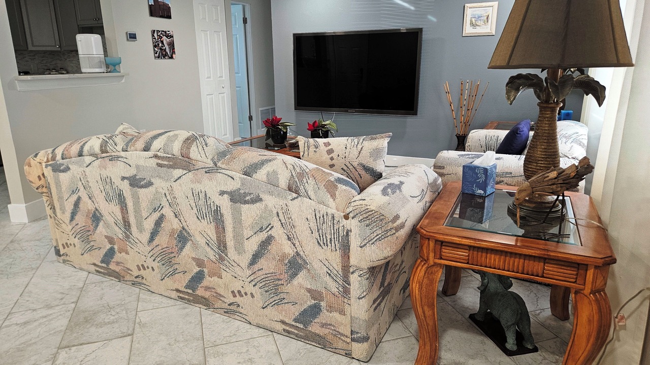 Photo of Livingroom in Golden Beach