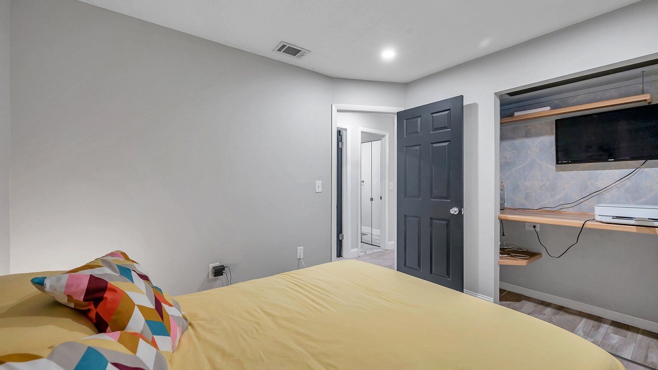 Photo of Bedroom in Shore Acres