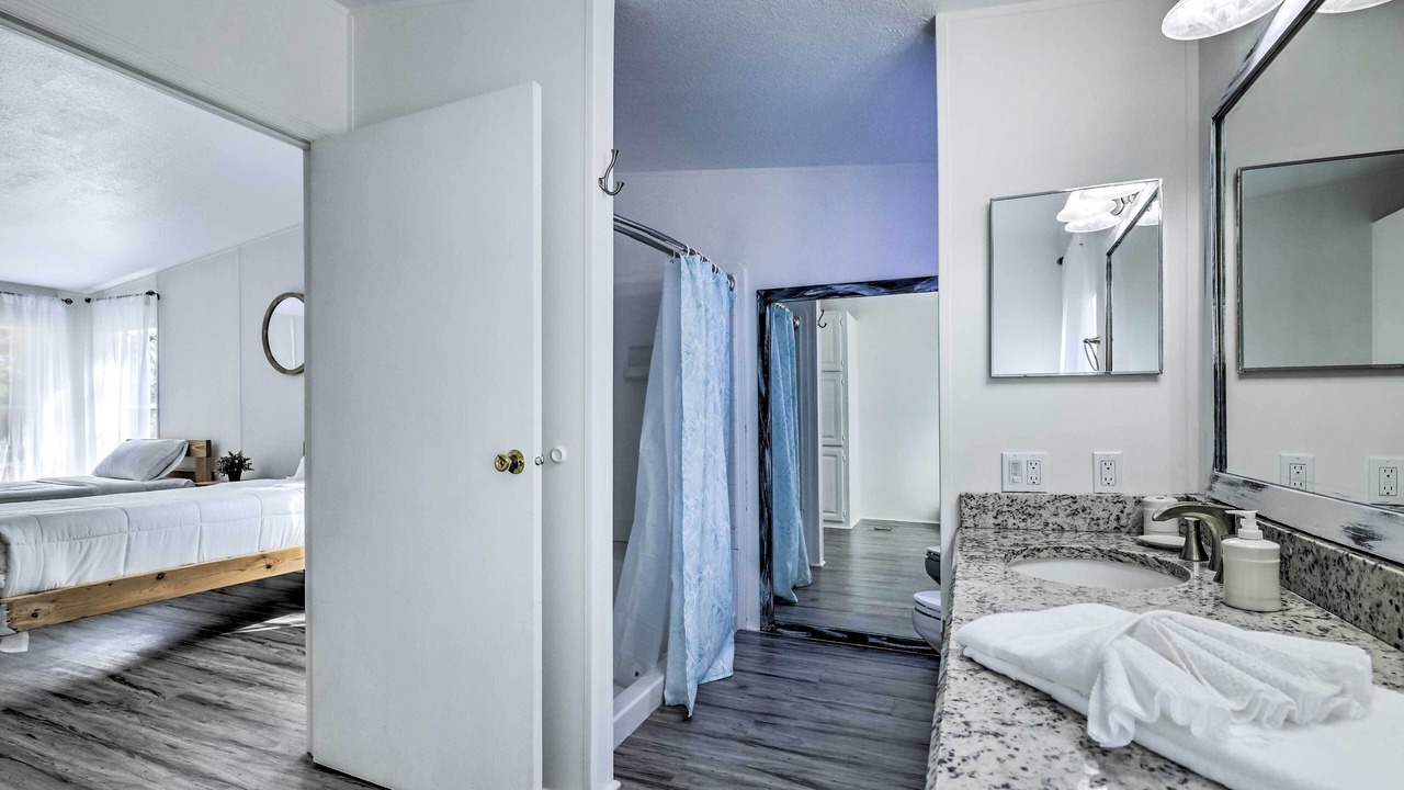 Photo of Bathroom in Valrico